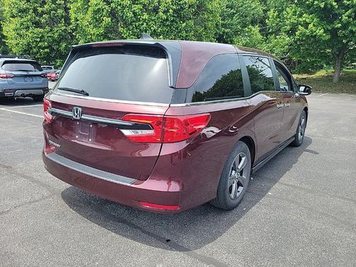 Deep Scarlet Pearl 2021 Honda Odyssey EX