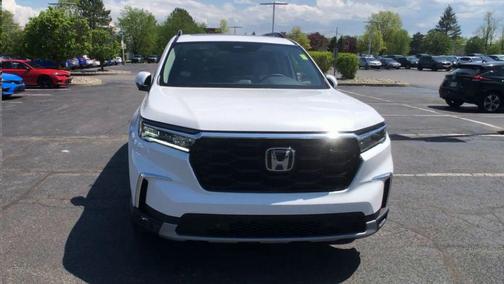 2025 Honda Pilot Touring 8-Passenger