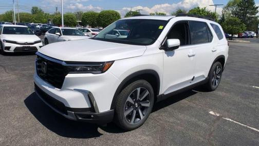 2025 Honda Pilot Touring 8-Passenger