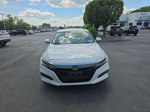 Platinum White Pearl 2019 Honda Accord LX