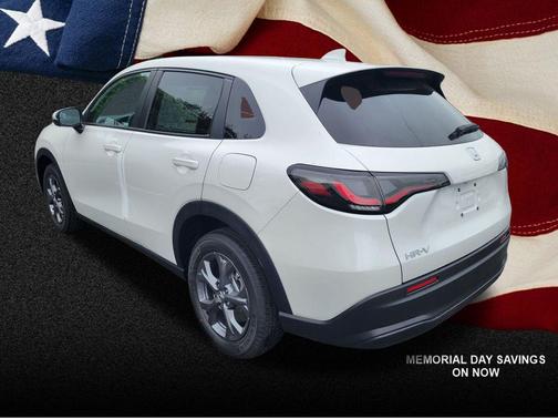 Platinum White Pearl 2027 Honda HR-V LX