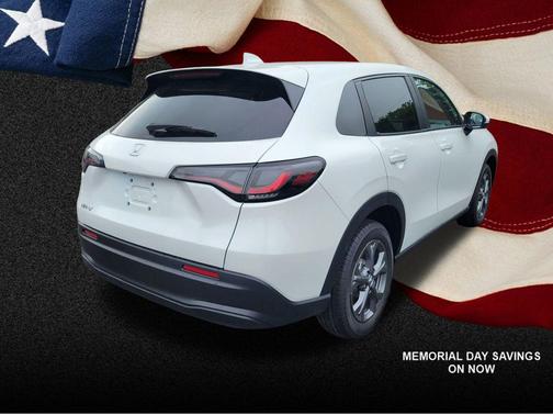 Platinum White Pearl 2027 Honda HR-V LX