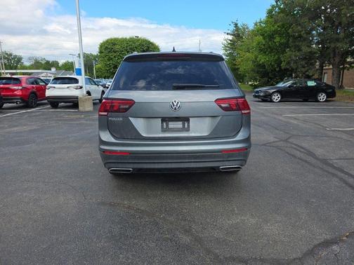 Platinum Gray Metallic 2021 Volkswagen Tiguan 2.0T S