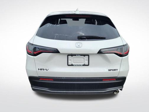 Platinum White Pearl 2026 Honda HR-V AWD Sport