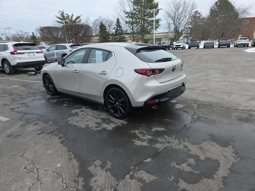 2022 Mazda Mazda3 FWD w/Premium Package