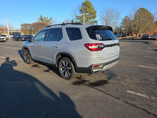 2023 Honda Pilot AWD Elite
