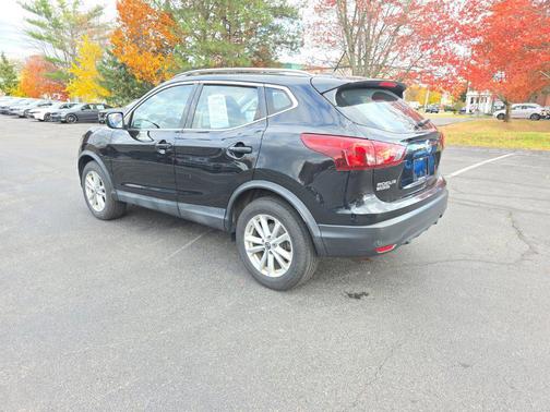 Magnetic Black Pearl 2019 Nissan Rogue Sport SV