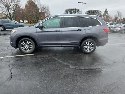 Modern Steel Metallic 2016 Honda Pilot EX