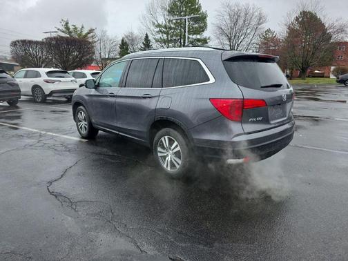 Modern Steel Metallic 2016 Honda Pilot EX