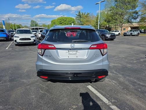 Lunar Silver Metallic 2019 Honda HR-V Sport