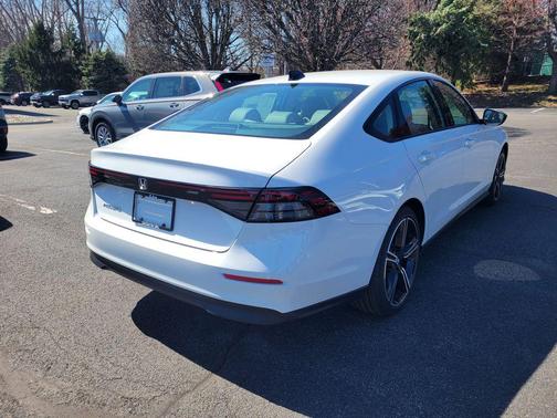 Platinum White Pearl 2026 Honda Accord SE