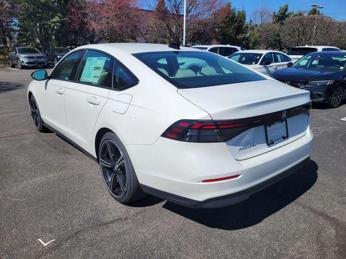 Platinum White Pearl 2026 Honda Accord SE