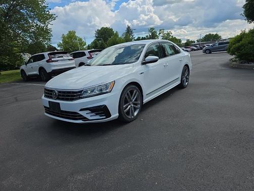 Pure White 2017 Volkswagen Passat 1.8T R-Line w/Comfort
