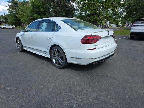 Pure White 2017 Volkswagen Passat 1.8T R-Line w/Comfort