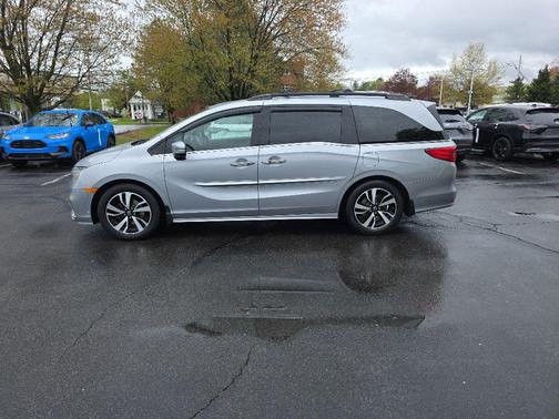 Lunar Silver Metallic 2020 Honda Odyssey Elite