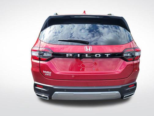 Radiant Red Metallic II 2026 Honda Pilot EX-L