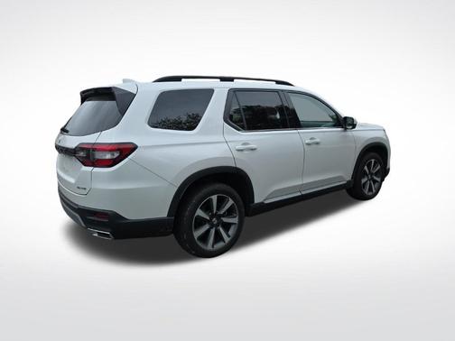 Platinum White Pearl 2024 Honda Pilot Elite
