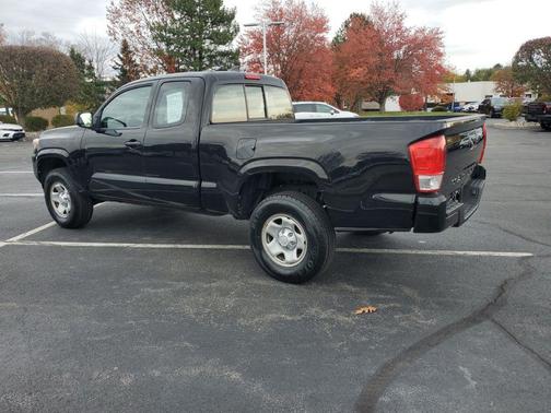 2017 Toyota Tacoma SR