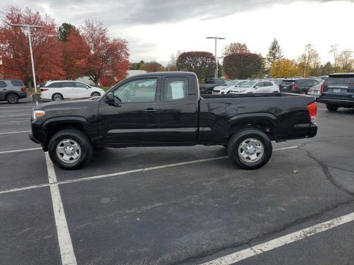 2017 Toyota Tacoma SR