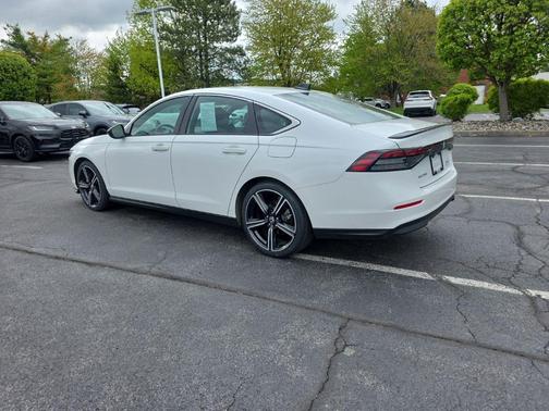 Platinum White Pearl 2023 Honda Accord Hybrid Sport