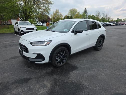 Platinum White Pearl 2024 Honda HR-V AWD Sport