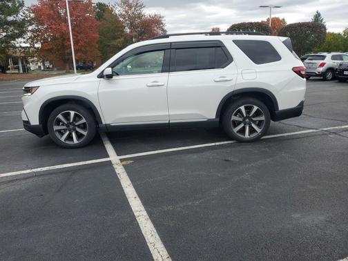 2023 Honda Pilot AWD Elite