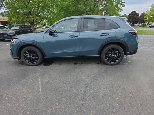 Nordic Forest Pearl 2024 Honda HR-V AWD Sport