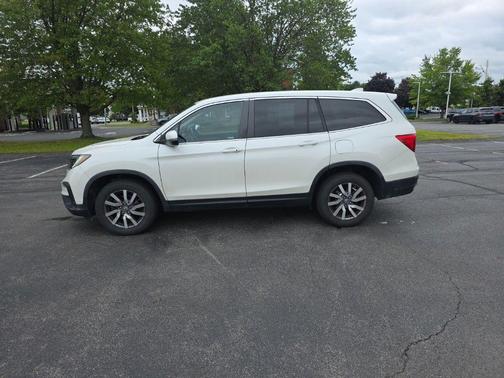 White Diamond Pearl 2019 Honda Pilot EX-L