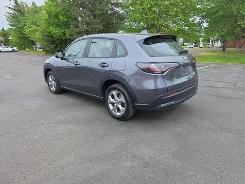 Modern Steel Metallic 2023 Honda HR-V LX