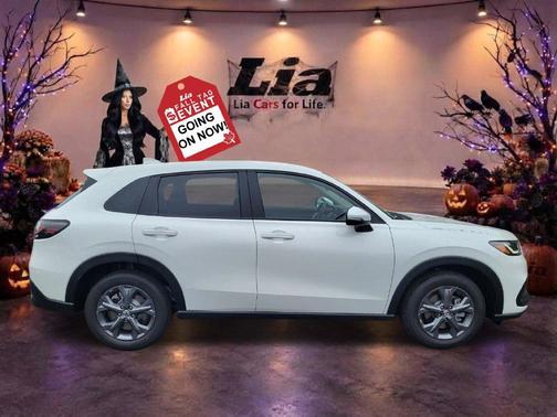 Platinum White Pearl 2027 Honda HR-V LX
