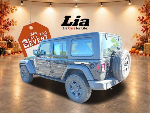 Black Clearcoat 2022 Jeep Wrangler Unlimited Sport
