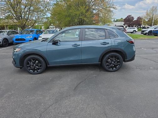 Nordic Forest Pearl 2024 Honda HR-V AWD Sport