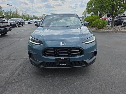 Nordic Forest Pearl 2024 Honda HR-V AWD Sport