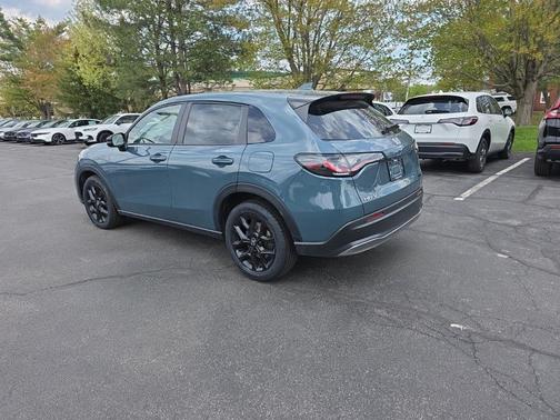 Nordic Forest Pearl 2024 Honda HR-V AWD Sport