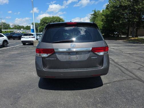 Modern Steel Metallic 2016 Honda Odyssey SE