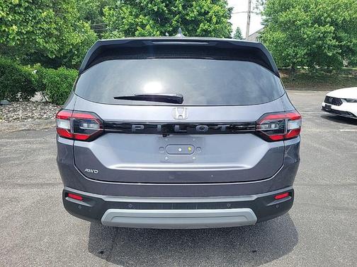 Modern Steel Metallic 2025 Honda Pilot EX-L