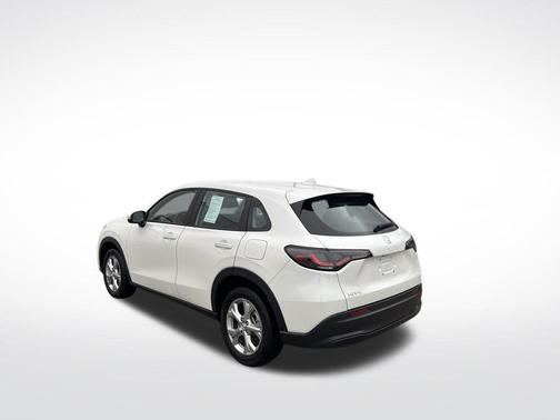 Lunar Silver Metallic 2025 Honda HR-V LX