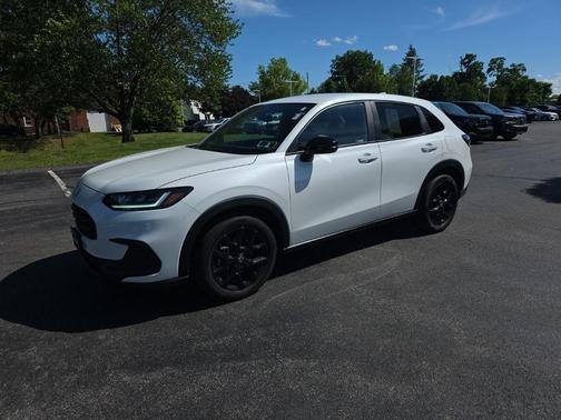 Platinum White Pearl 2024 Honda HR-V AWD Sport