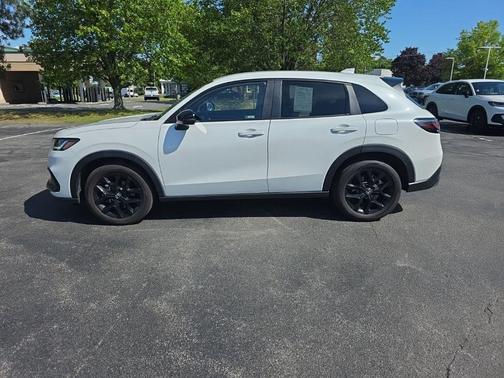Platinum White Pearl 2024 Honda HR-V AWD Sport