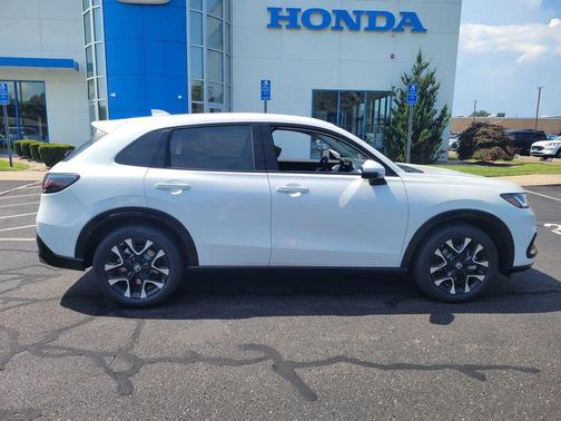 Platinum White Pearl 2027 Honda HR-V EX-L