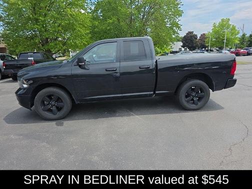 Brilliant Black Crystal Pearlcoat 2018 RAM 1500 Big Horn