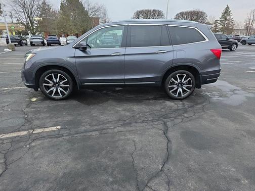 2019 Honda Pilot Touring 8-Passenger