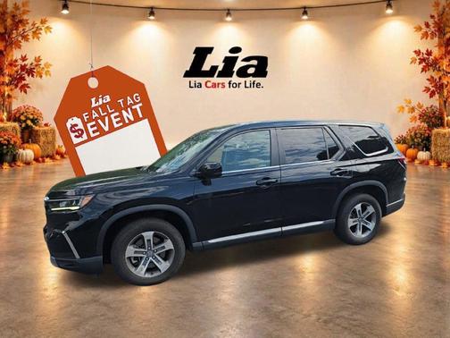 Crystal Black Pearl 2023 Honda Pilot AWD EX-L 8 Passenger