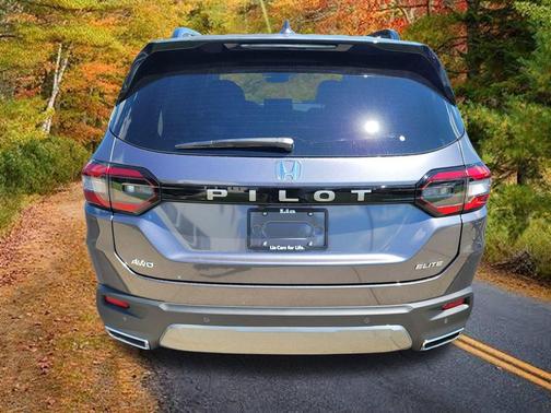 Modern Steel Metallic 2026 Honda Pilot Elite