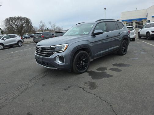 2024 Volkswagen Atlas 2.0T SE w/Technology 4MOTION