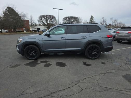 2024 Volkswagen Atlas 2.0T SE w/Technology 4MOTION
