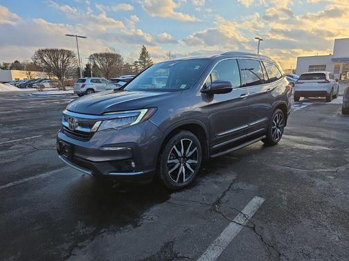 2019 Honda Pilot Touring 8-Passenger