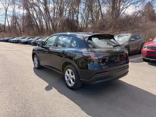 Crystal Black Pearl 2025 Honda HR-V LX