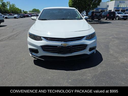 Summit White 2017 Chevrolet Malibu 1LT
