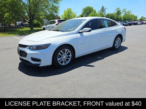 Summit White 2017 Chevrolet Malibu 1LT